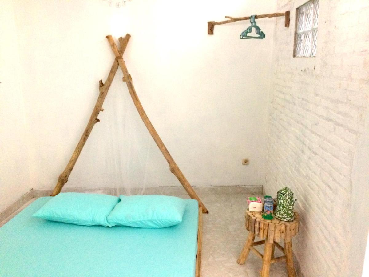 "Nomore" Gallery And Guesthouse Yogyakarta Exterior photo